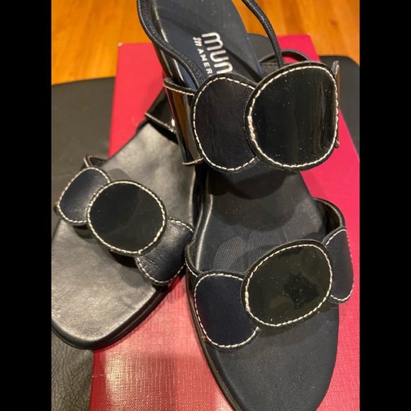 Black Munro sandals. NIB